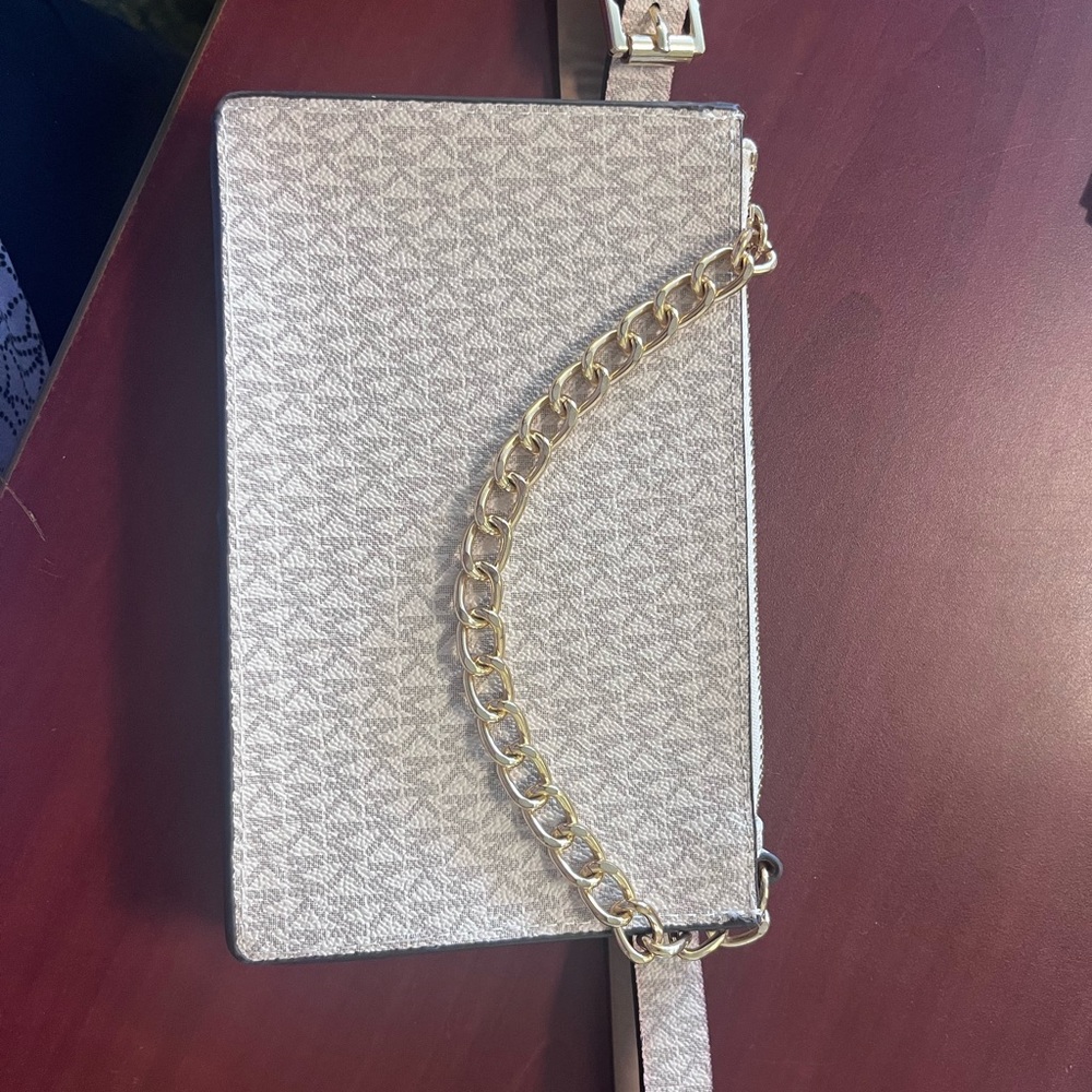 NWOT MICHAEL Michael Kors belt bag/fanny pack with Textured Elegance